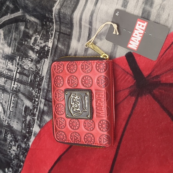 Iron Man zip around wallet - Picture 1 of 8